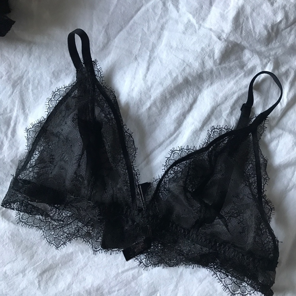 Set of 5 VS bralettes/1 bra (Uniqlo)